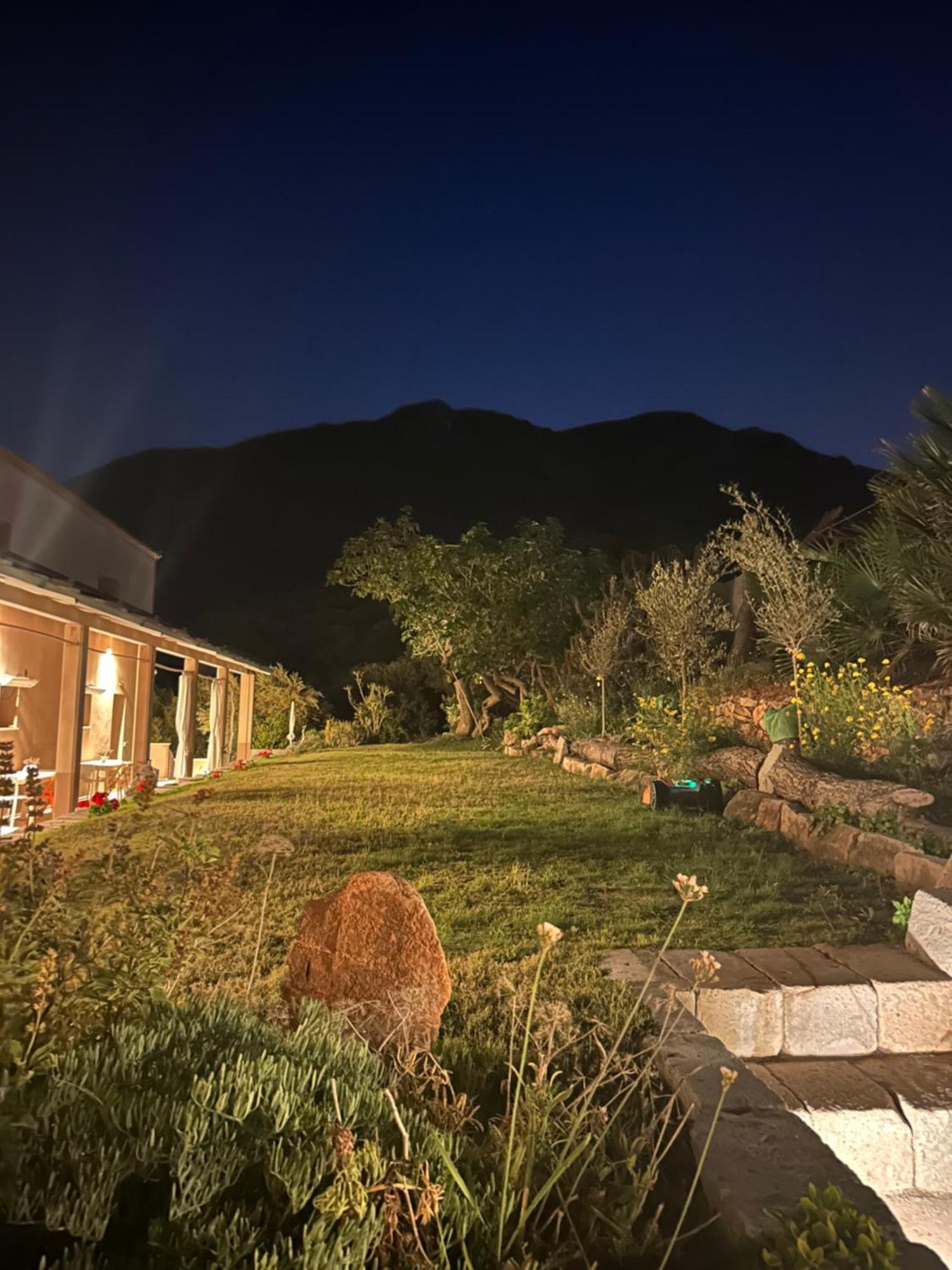 Alelca Domo Bed & Breakfast Buggerru Exterior foto